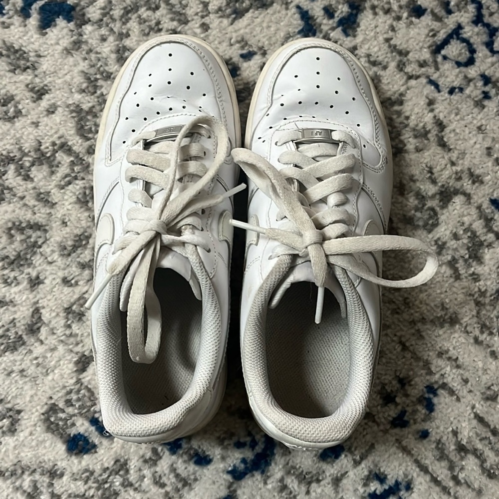 White Nike Air Force women’s size 7.5